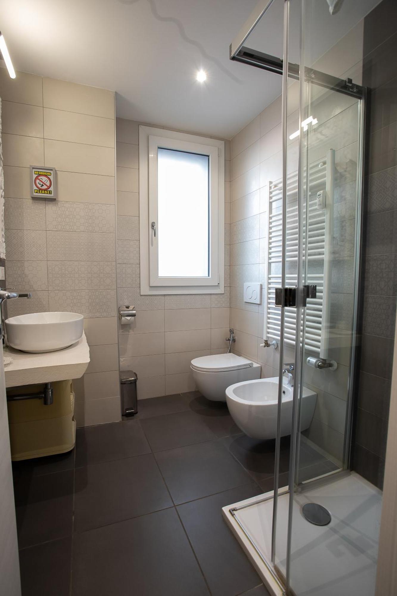 Happy Home Bo Centro Free Private Parking Bologna Exterior photo
